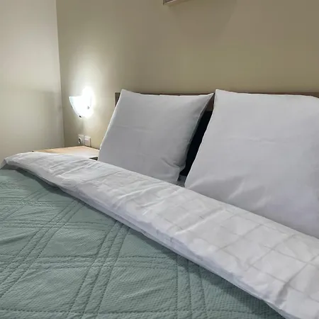 아파트 Bright & Comfy For 4 Guests & Free Parking *