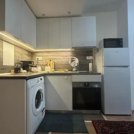 Bright & Comfy For 4 Guests & Free Parking Apartment Bansko