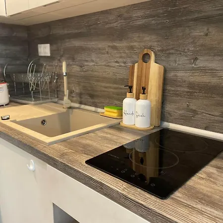 Apartment Bright & Comfy For 4 Guests & Free Parking *